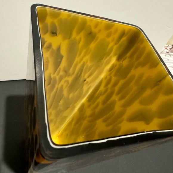 Tortoiseshell Pattern Vase - Picture 7 of 8